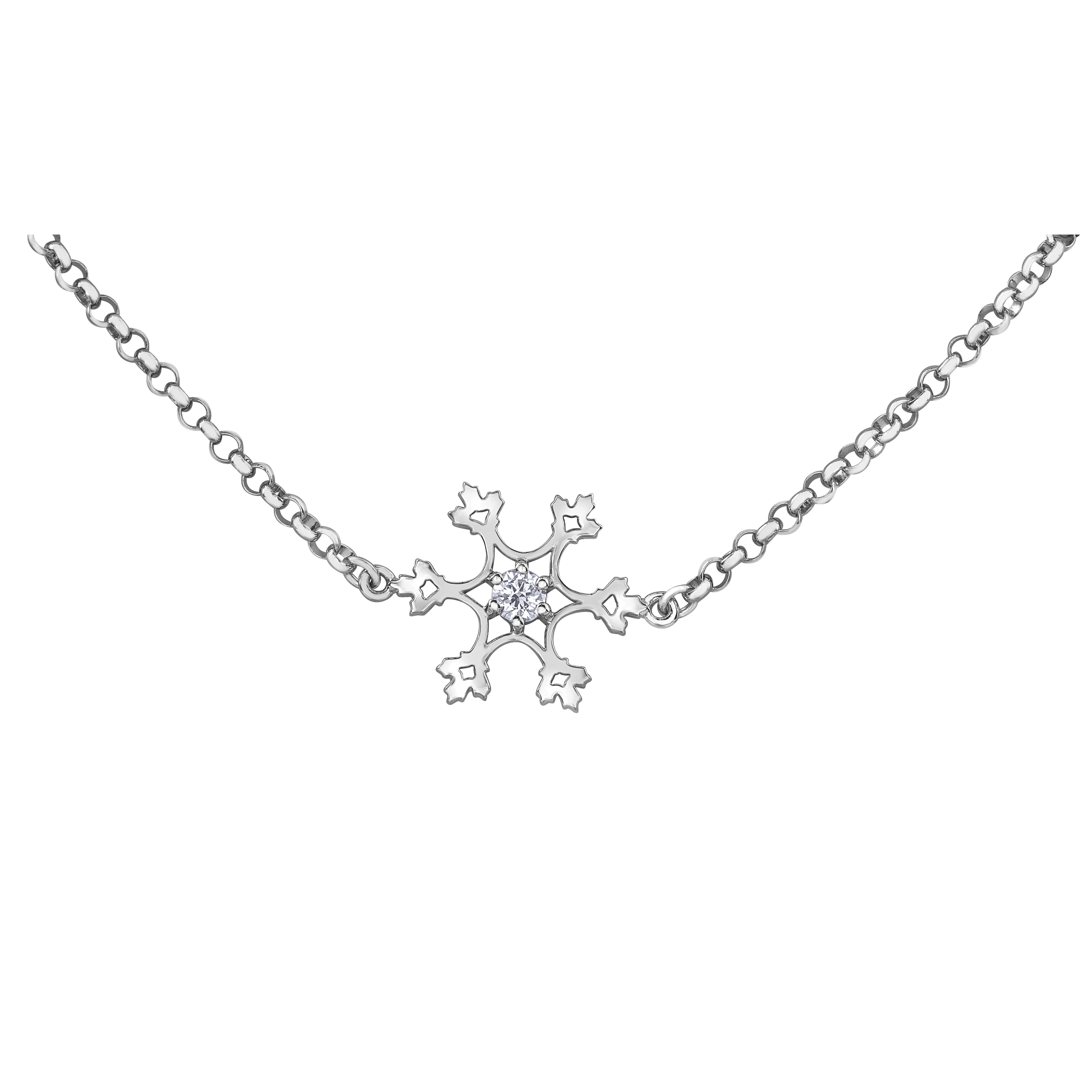 Crafted in 14KT white Canadian Certified Gold, this bracelet features a snowflake pendant with a round brilliant-cut Canadian centre diamond. 