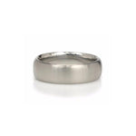 Crafted in 14KT white gold, this 6.5mm wide men’s ring offers a curved comfortable fit.