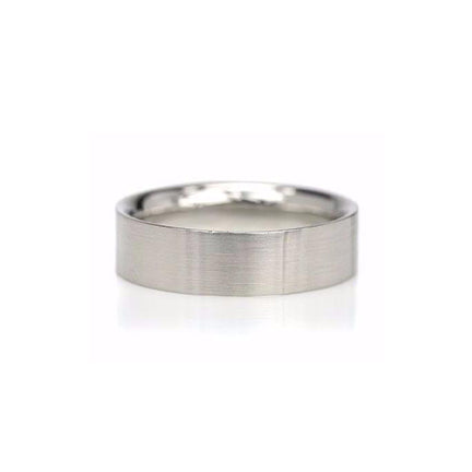 6.5mm wide flat band with a curved comfortable fit.