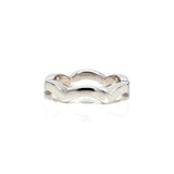 Scallop pattern flat band crafted in 14KT white gold.