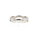 Scallop pattern flat band crafted in 14KT white gold. 