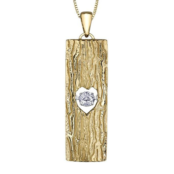 Crafted in 14KT yellow Canadian Certified Gold, this necklace features a tree bark-inspired pendant with a heart-shaped cut out filled with a round brilliant-cut Canadian diamond.