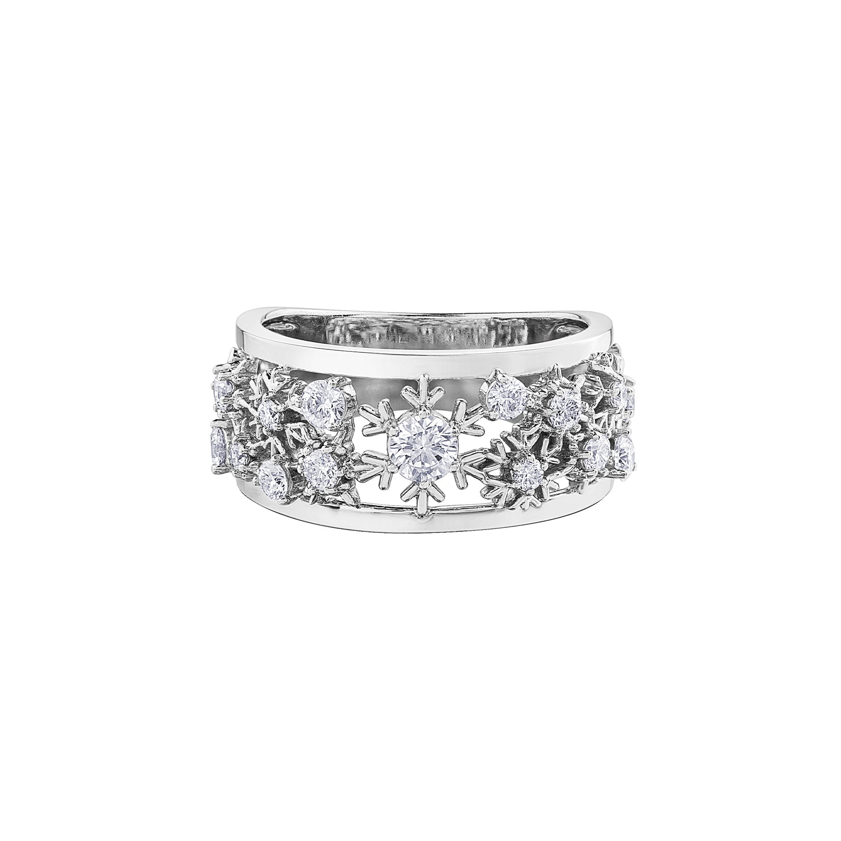 Crafted in 14KT white Certified Canadian Gold, this ring features snowflakes and round brilliant-cut Canadian diamonds. 