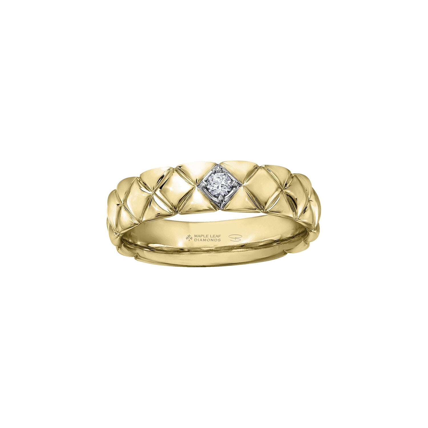 Crafted in 14KT yellow Certified Canadian Gold, this men’s ring features a round brilliant-cut Canadian diamond set on a quilted band.