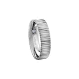 Crafted in 14KT white Certified Canadian Gold, this men’s ring features a stream water-inspired pattern set with a round brilliant-cut Canadian diamond hidden on the inside of the band.
