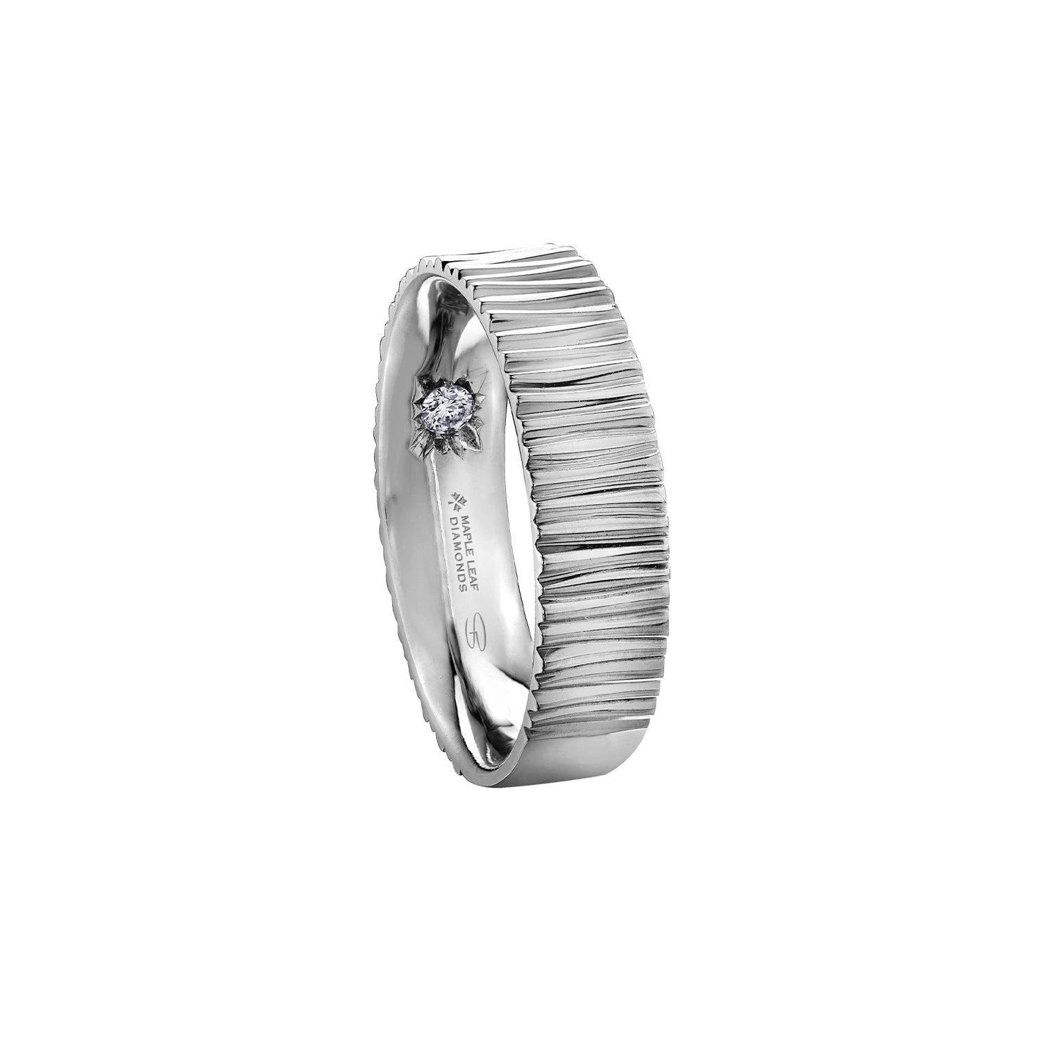 Crafted in 14KT white Certified Canadian Gold, this men’s ring features a stream water-inspired pattern set with a round brilliant-cut Canadian diamond hidden on the inside of the band.