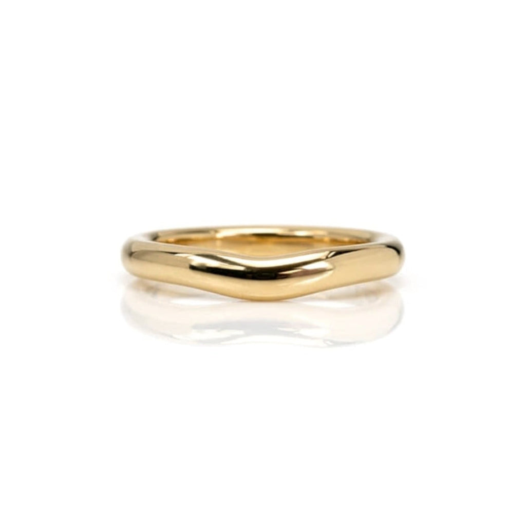 Crafted in 14KT white gold, this 3mm comfort-fit band features a small curve.