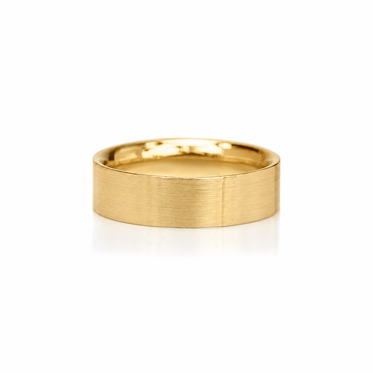 Crafted in 14KT gold, this 6.5mm wide flat men’s ring offers a curved comfortable fit. 