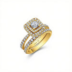 Crafted in 18kt , this band is set round brilliant-cut Canadian diamonds. 