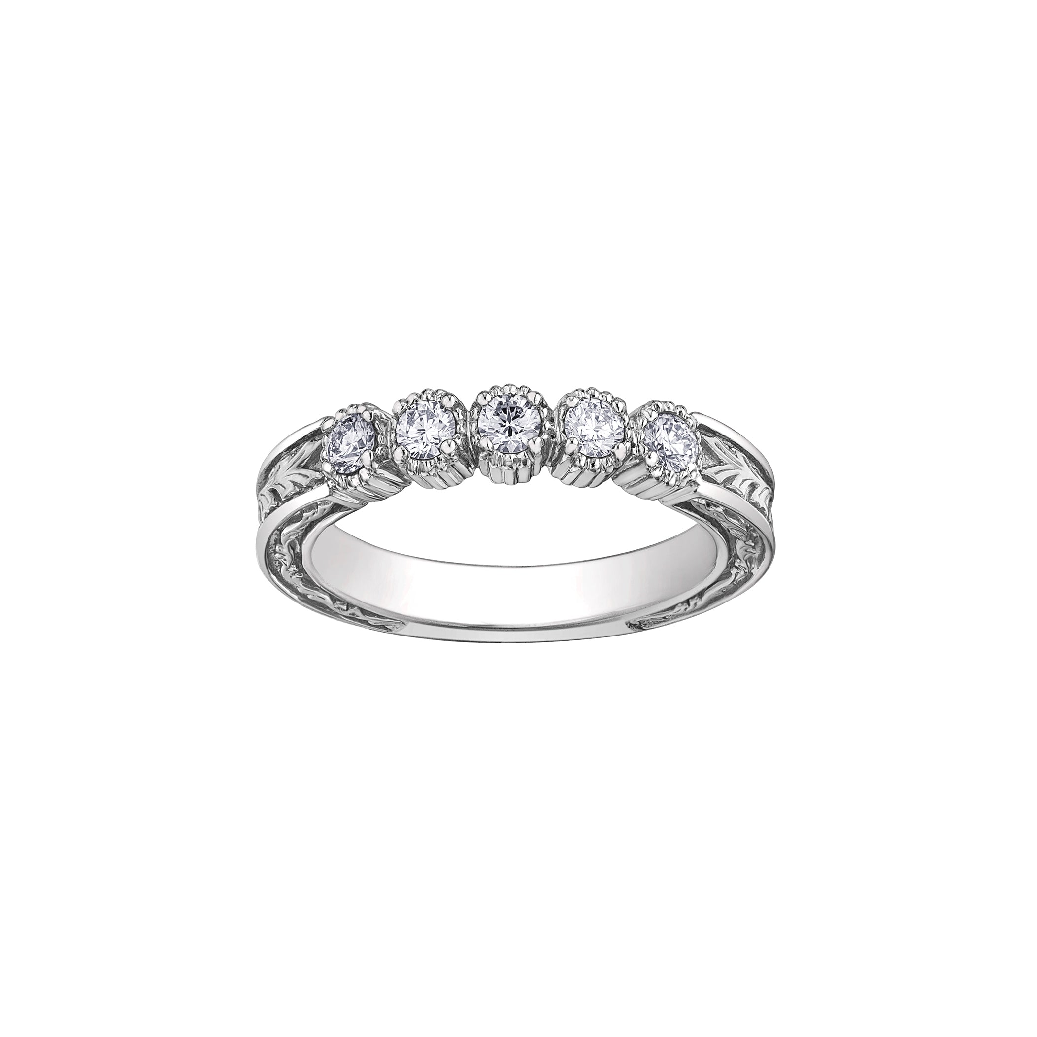 Crafted in 18KT white Canadian Certified Gold, this frost-inspired hand engraved band is set with five round brilliant-cut Canadian diamonds.